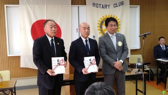 学用品のご寄付を頂きました。