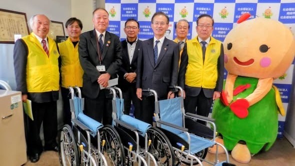 車椅子のご寄附をいただきました。